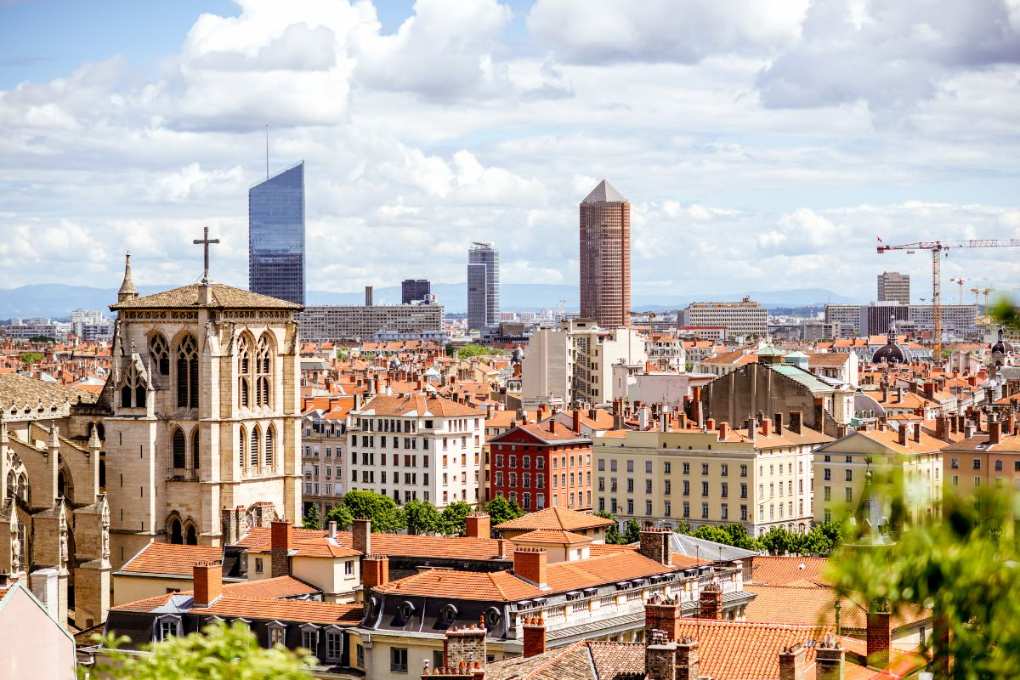Déménager à Tassin-la-Demi-Lune en 2026 : nouveaux programmes immobiliers et contraintes locales à maîtriser